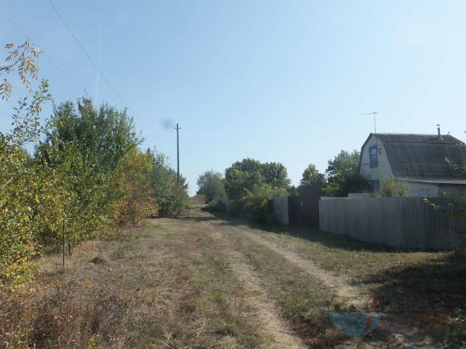 Участок для тех, кто хочет жить на природе, но РЯДОМ с городом!!!! СНТ граничит с д. Перлевка. Коммуникации рядом. ПРИВЛЕКАТЕЛЬНАЯ СТОИМОСТЬ!!!