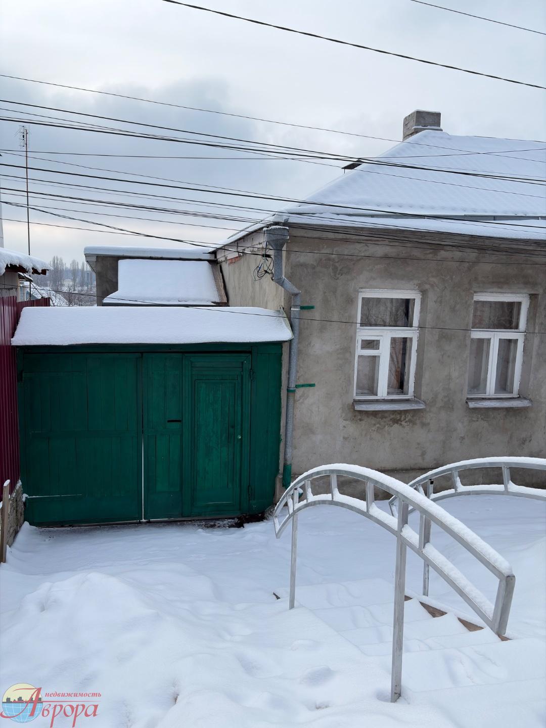 Задаток!

Продаю часть дома 38м² на участке 2.5 сот с отдельным входом!!!!!! рядом с ул.9 января ост. Газовая.
- 2 изолированные комнаты 11.6м² и  10.1м²
- кухня 8м²
- сан. узел в доме
Коммуникации центральные: свет, вода, газ, канализация. Отопление:газ- форсунка( куплен новый газовый котёл, планир