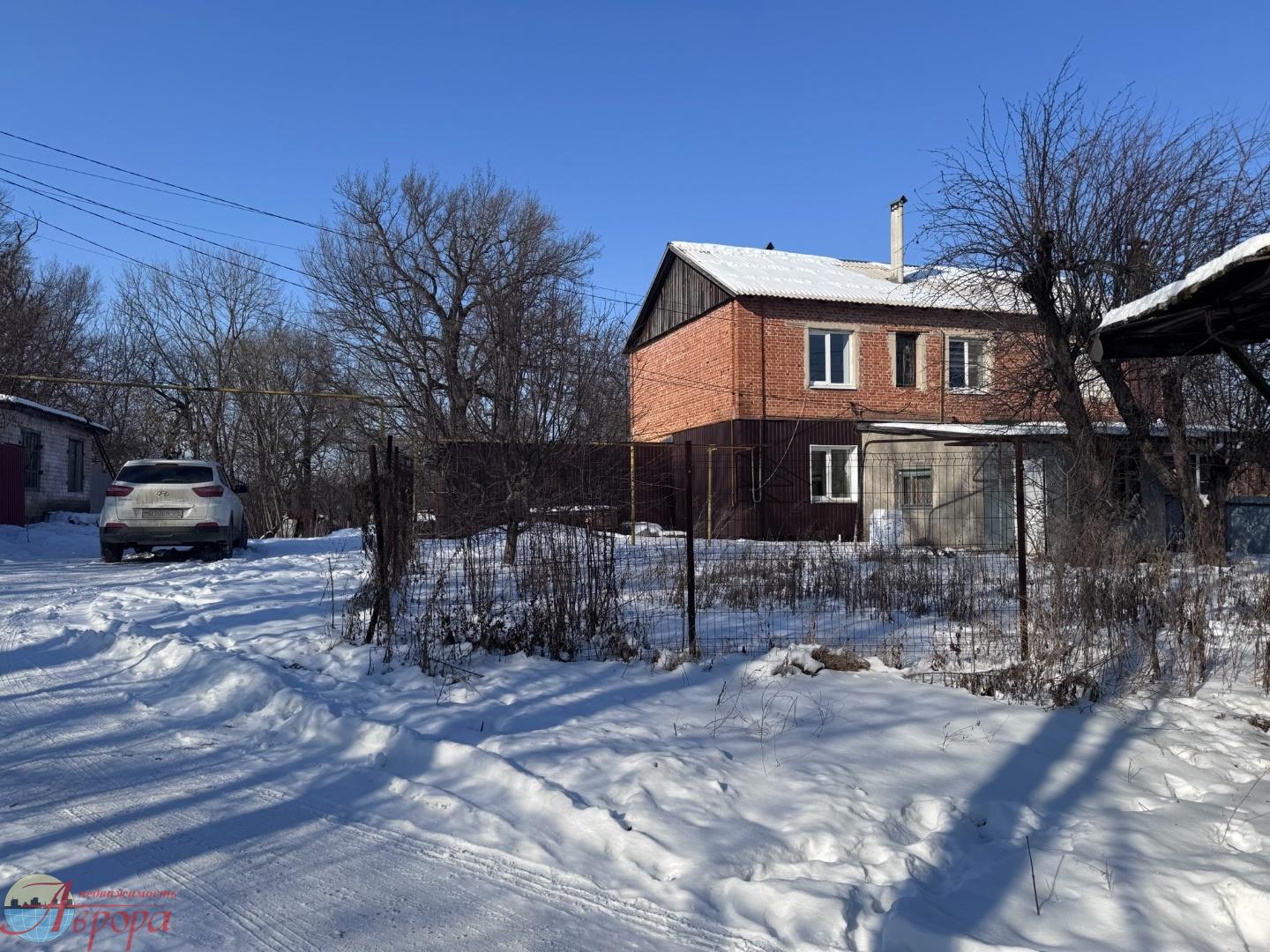 Продаю 2к квартиру 50 м² + участок 4 сотки
 | ИЖС | Газ | Ипотека | Ремонт 2022

Готова к проживанию — заезжай и живи!  

## Квартира (50 м², 2 этажа)
- Комнаты: 15,4 м² и 10,85 м² (окна на разные стороны — свет весь день!)  
- Кухня: 6,8 м²  
- Санузел: 3 м², полностью в кафеле  
- Тёплая прихожая: