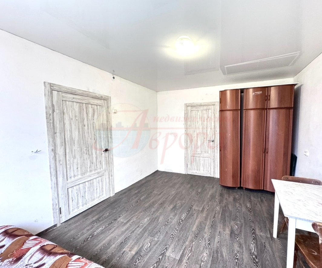 Подходит под ипотеку!!!
Продаю часть дома 50м² с участком 4 сот. 
Рядом река и лес.
Прекрасно подходит как для круглогодичного проживания, так и для загородного отдыха.
Два этажа:
- комнаты 15,4м² и 10,85 м² на две стороны
- кухня 6,8 м²
- сан. уз. 3 м²
- теплая прихожая 8.6м на первом этаже

Сделан