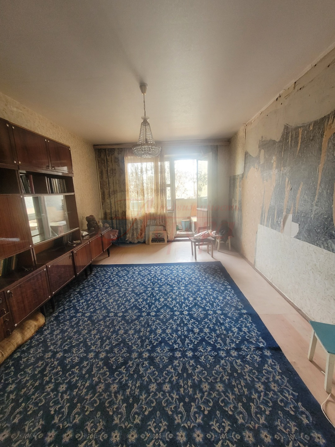 Эксклюзивный вариант 1-ой чешки для ценителей продуманный советской архитектуры и инфраструктуры. Третий этаж, окна во двор, просторная кухня и прихожая, раздельный сан. узел. Квартира освобождение, подготовлена к ремонту. Реальному покупателю возможен торг. 