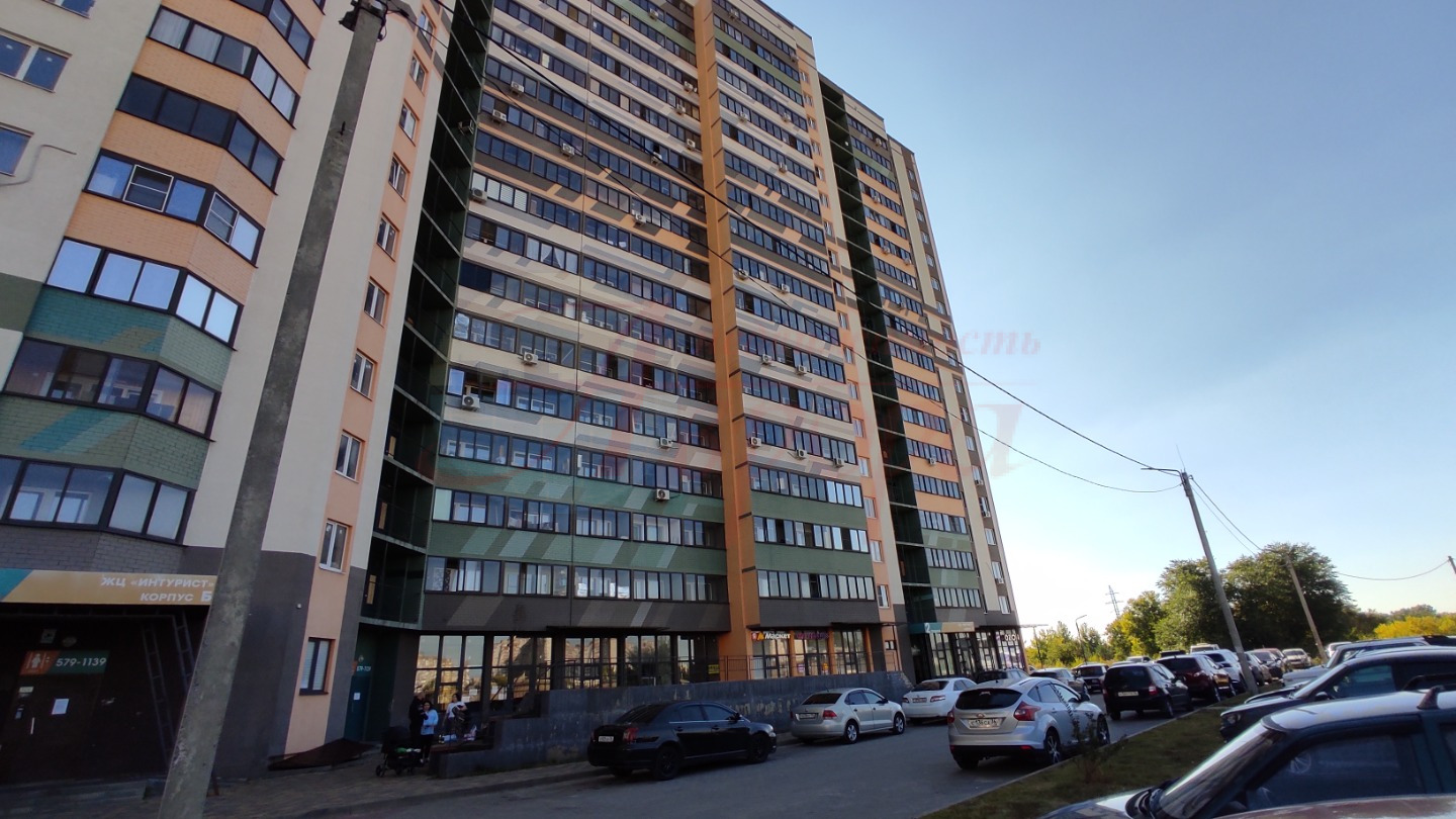 Продаётся готовая студия 18,5 м² в Воронеже, ул. Ростовская, 100Б, ЖК «Интурист».

Главное преимущество этой квартиры — после покупки не придётся начинать с ремонта, искать мебель и тратиться на бытовую технику.

В квартире остаются мебель, холодильник, стиральная машина и кондиционер.

Можно получи